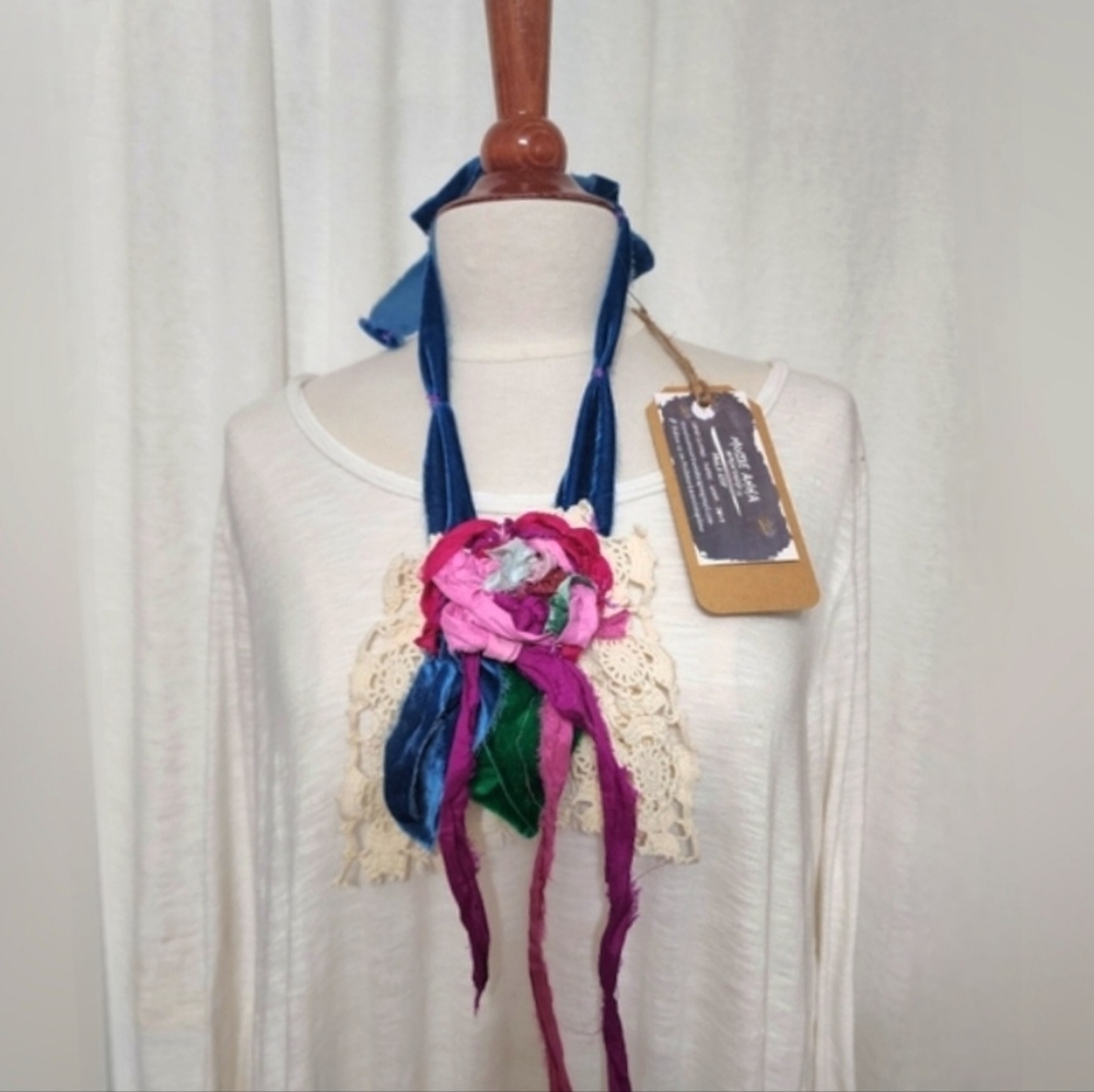 JABOT💝MOSSIE ANNA ARTISAN DESIGN NWT !!WEAR MANY WAYS!!❤️💖OOAK